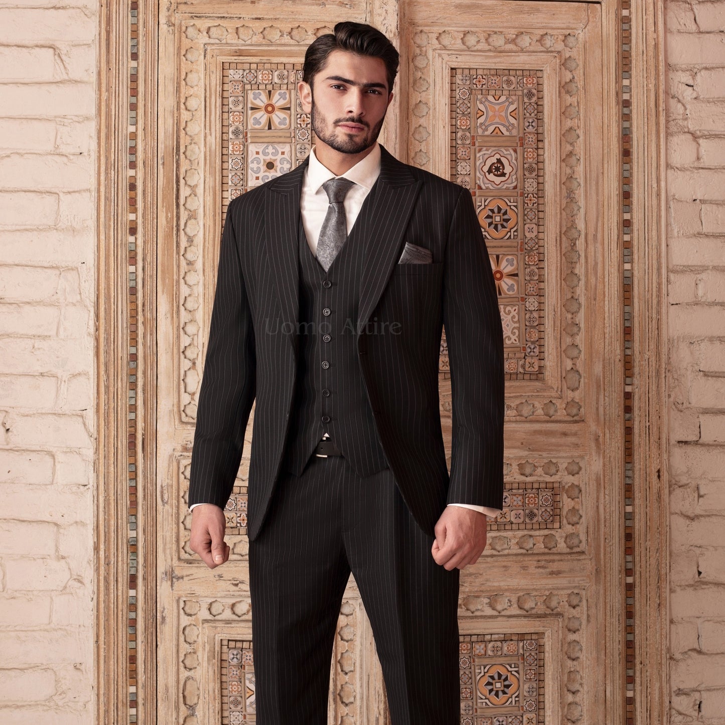 Exquisite Black Three-Piece Suit Elegance Tailored for the Modern Gentleman