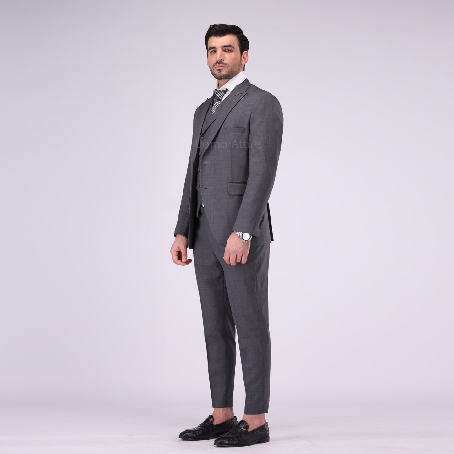 Refined Italian Wool Charcoal Grey Three-Piece Suit For Mens