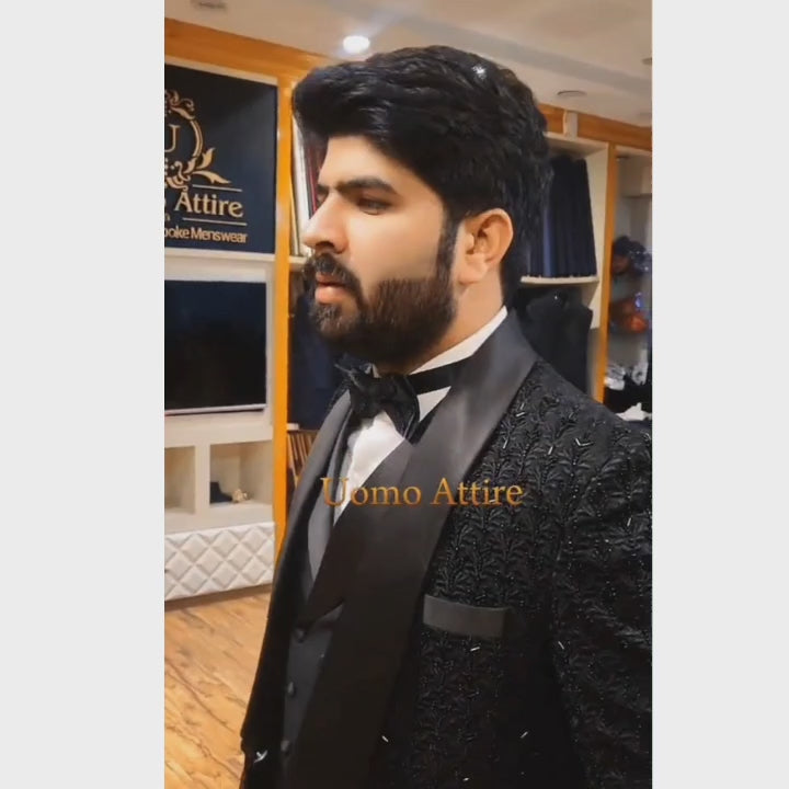 Charger et lire la vidéo dans la visionneuse de la Galerie, Luxury Black Tuxedo with Hand Embellishments and Double-Breasted Waistcoat