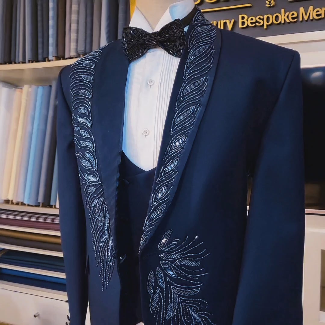 Carica e riproduci video nel visualizzatore Galleria, Custom Made Navy Blue Tuxedo Suit for Men