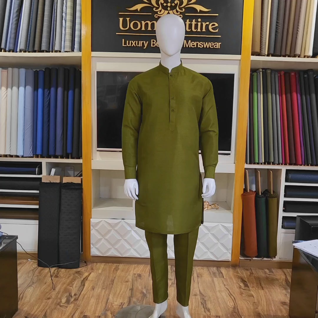 Load and play video in Gallery viewer, Mehndi kurta pajama in raw silk fabric | Kurta Pajama for Men