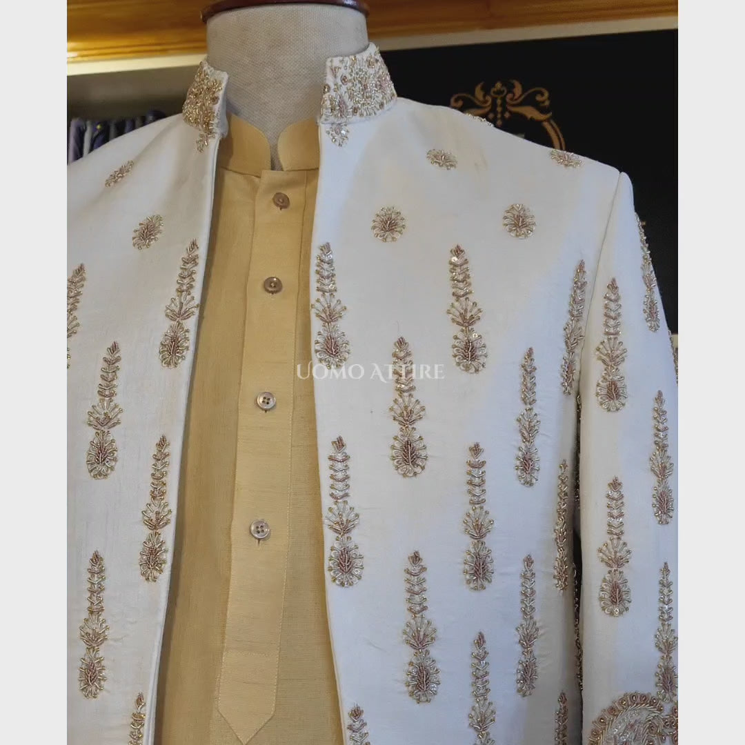 Charger et lire la vidéo dans la visionneuse de la Galerie, Open Front Luxury Prince Coat for Groom with Hand Work