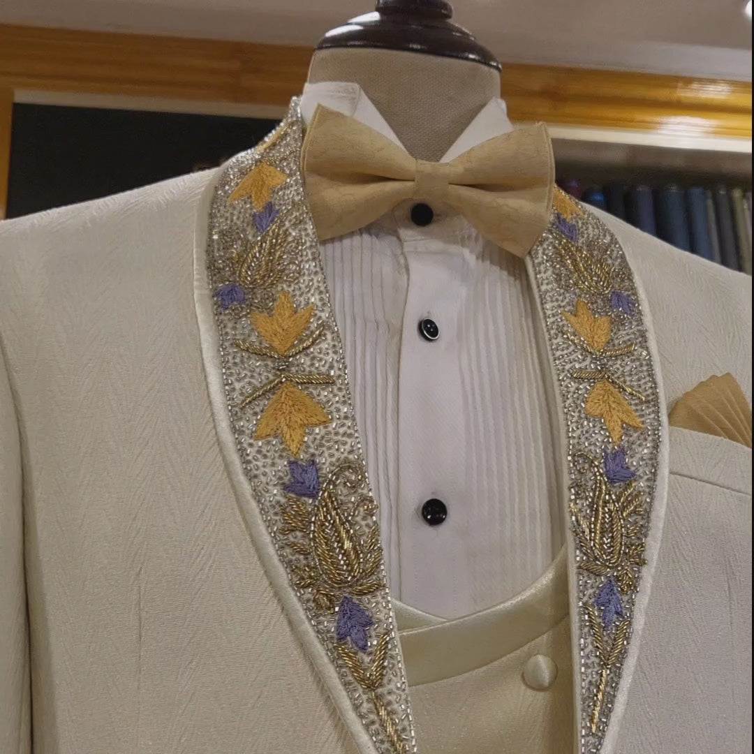 Carica e riproduci video nel visualizzatore Galleria, Off White Tuxedo Suit for Party and Wedding | Groom Tuxedo Suit for Men