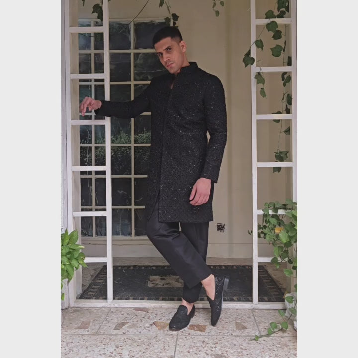 Charger et lire la vidéo dans la visionneuse de la Galerie, Handcrafted Luxurious Fully Embellished Jet Black Sherwani For Groom
