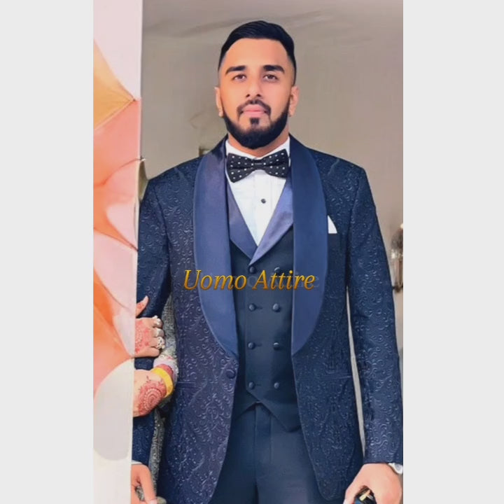 Charger et lire la vidéo dans la visionneuse de la Galerie, Elegant Embroidered Tuxedo with Traditional Shawl For Groom