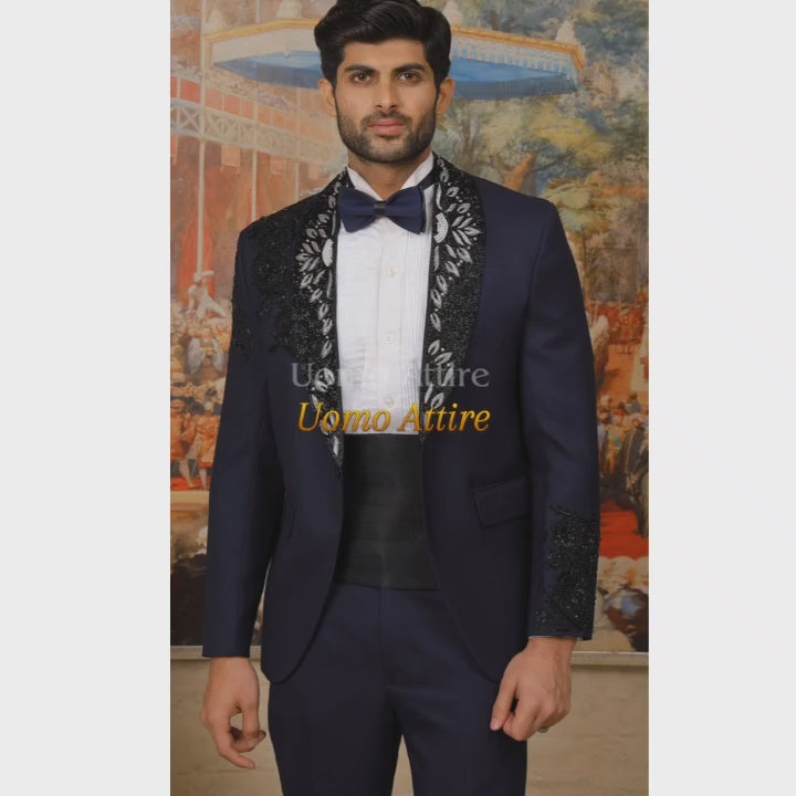 Charger et lire la vidéo dans la visionneuse de la Galerie, Luxurious Italian Floral Embellished Shawl Lapel Tuxedo for Groom With Belt