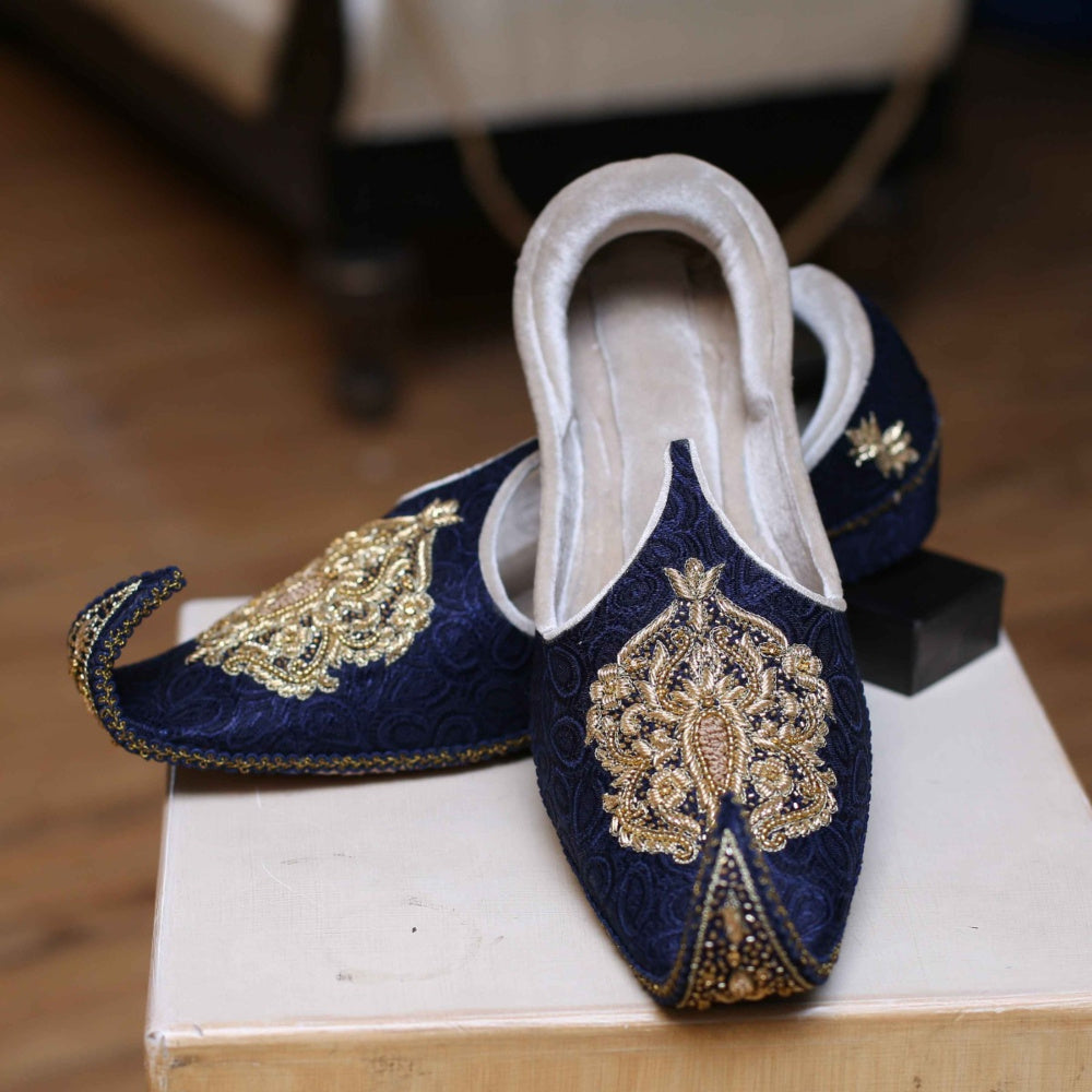 Embellished navy blue shoes for waistcoat