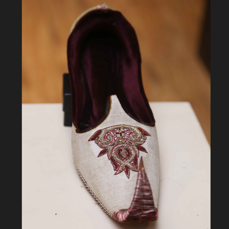 Designer Khussa White and Maroon Contrast Shoes For Sherwani