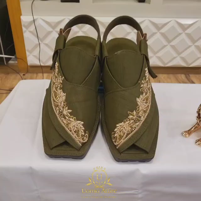 Load and play video in Gallery viewer, Deep Green Embellished Kaptaan Norozi Chappal | Chappal for Groom