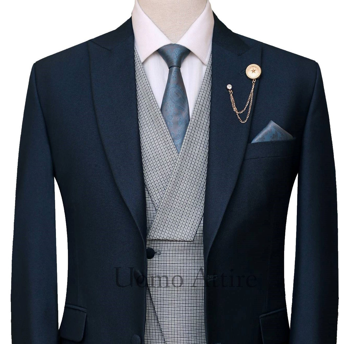 Azzimato deep green customized three piece suit with formal tie