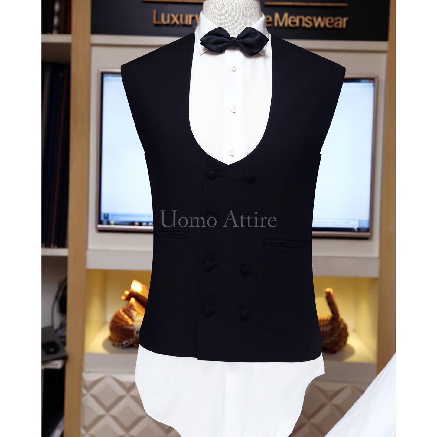 
                  
                    White tuxedo 3 piece suit for wedding withh double breasted 
                  
                