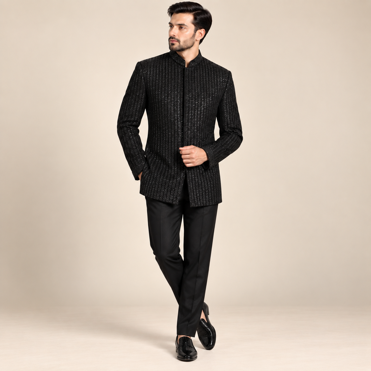 Lussuoso cappotto principe nero corvino completamente ricamato e impreziosito 