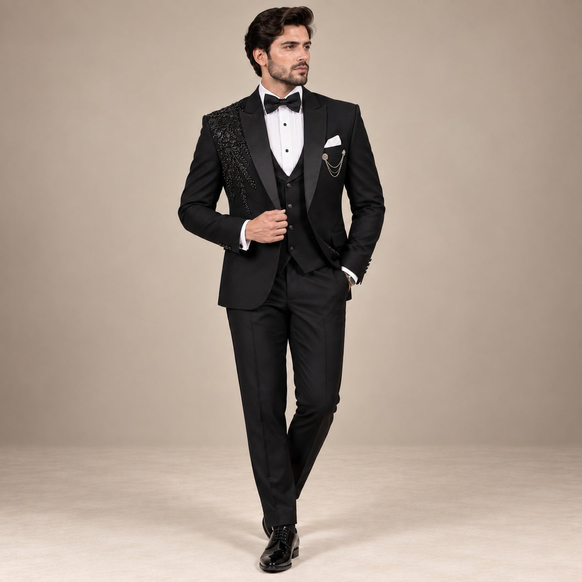 MEN'S BLACK LUXURY HAND-EMBELLISHED TUXEDO FOR WEDDINGS
