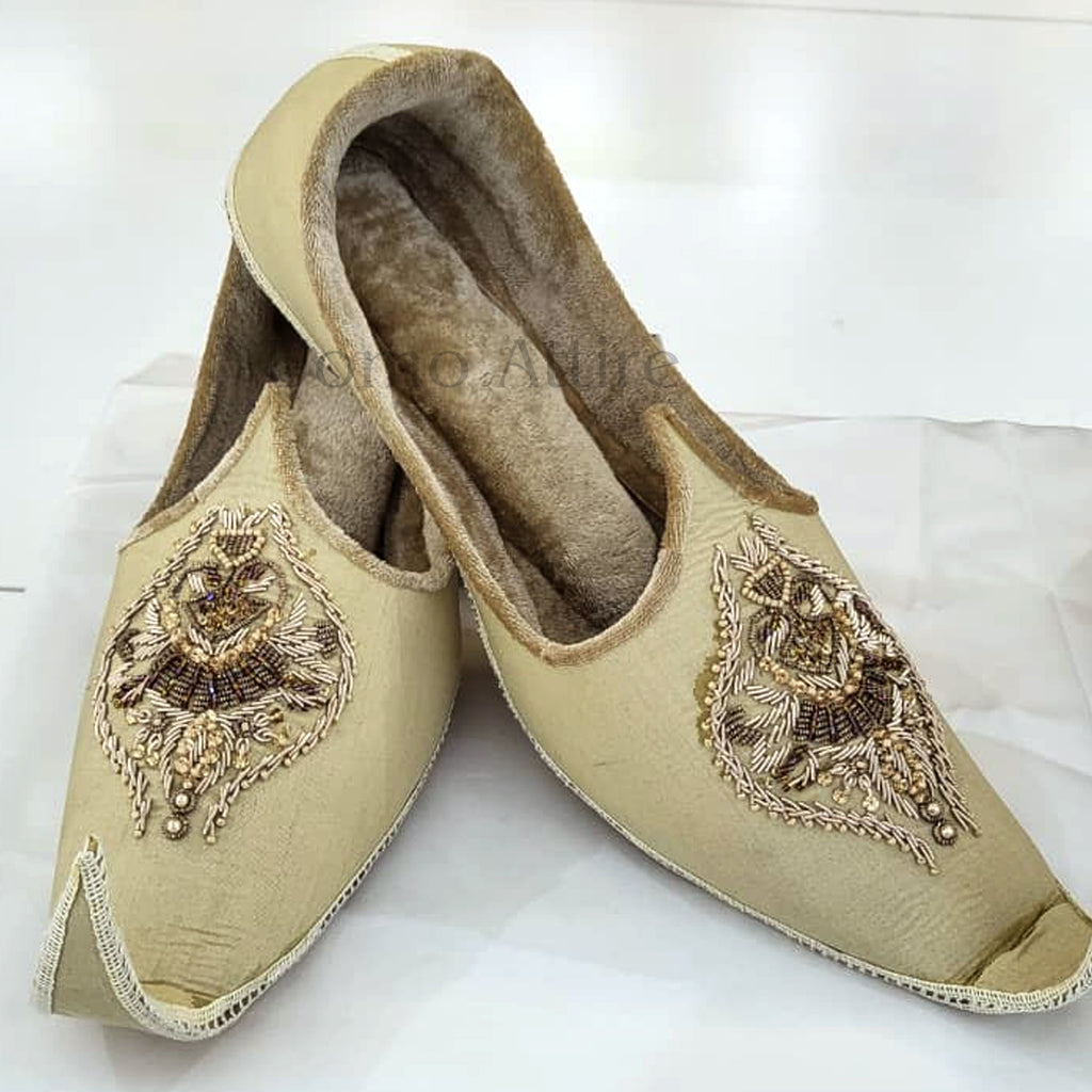 Men's Luxury Cream Embellished Khussa – Premium Groom Shoes