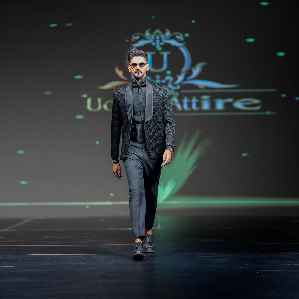 Men's Diamond Pattern Embellished Black Luxury Tuxedo Suit