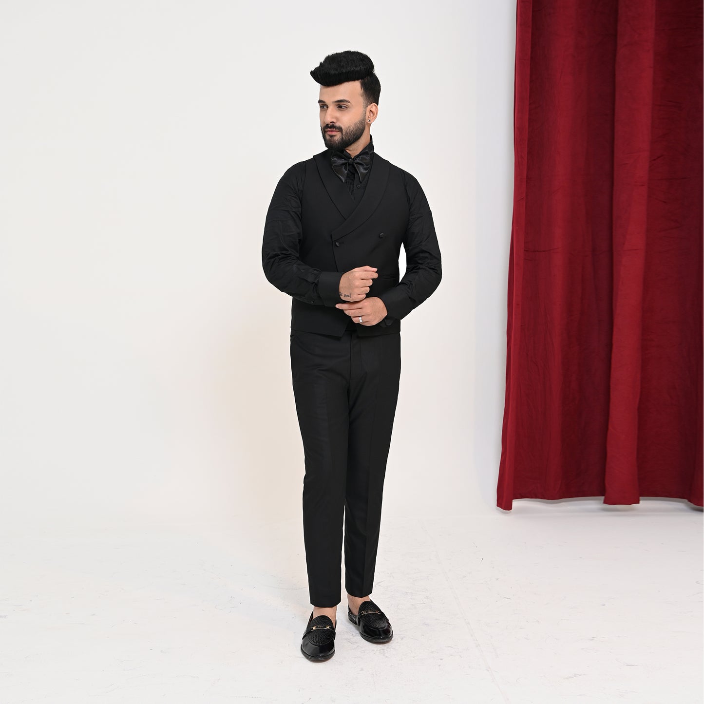 
                  
                    Men's Luxury Black Embellished 3-Piece Tuxedo with Hand-Beaded Lapel & Shoulders
                  
                