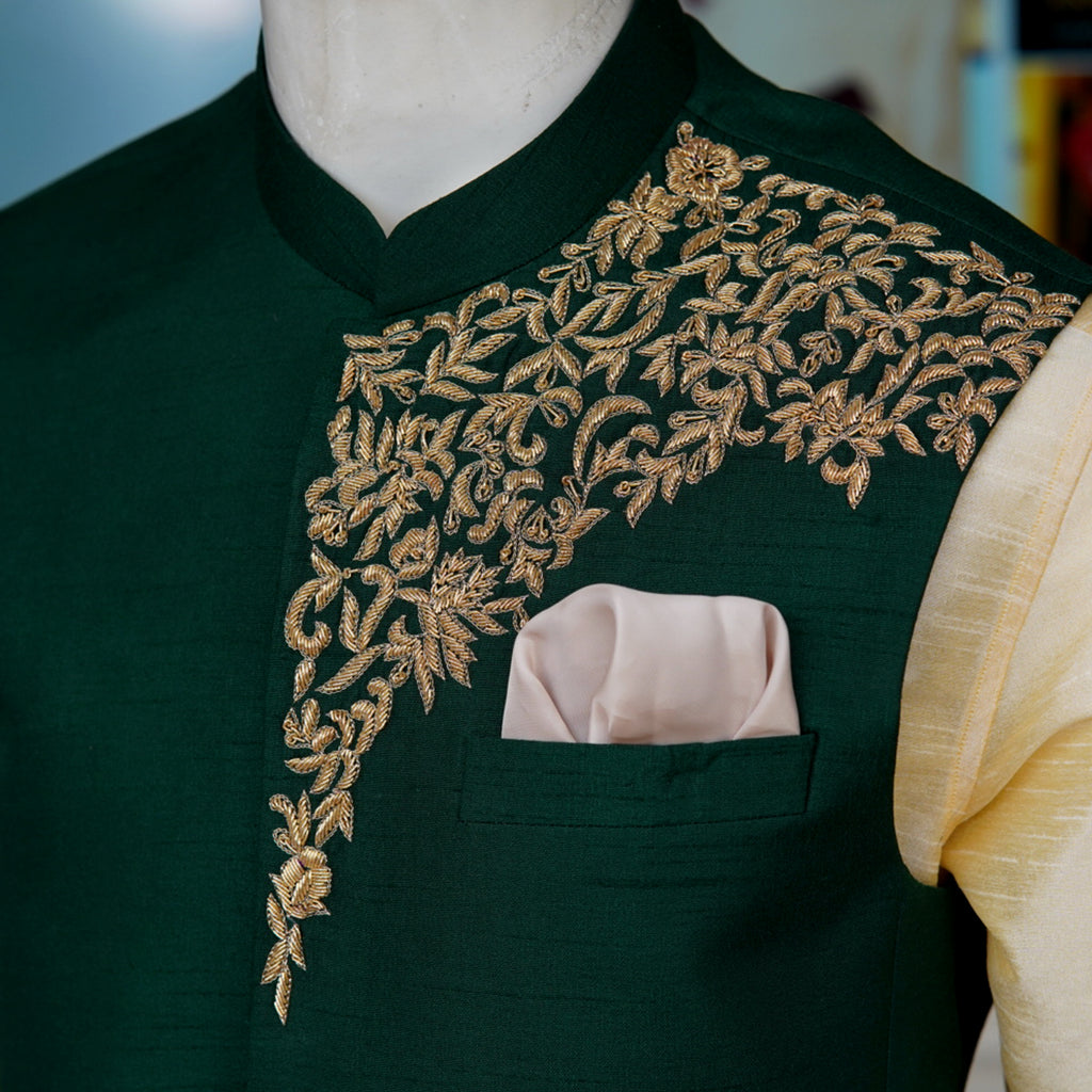 Gilet vert Mehndi entièrement brodé et orné 