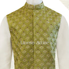 Gilet verde completamente decorato 