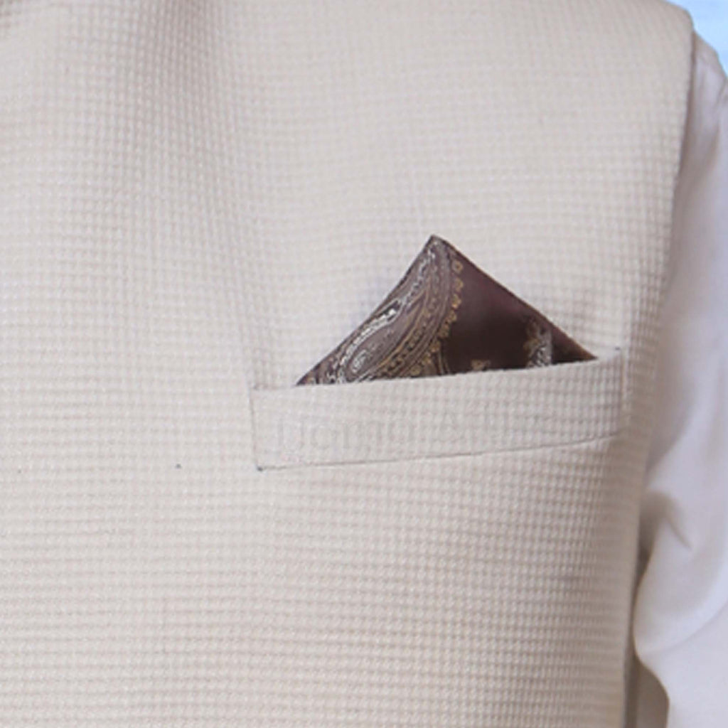 Ready to wear waistcoat in textured fabric 2