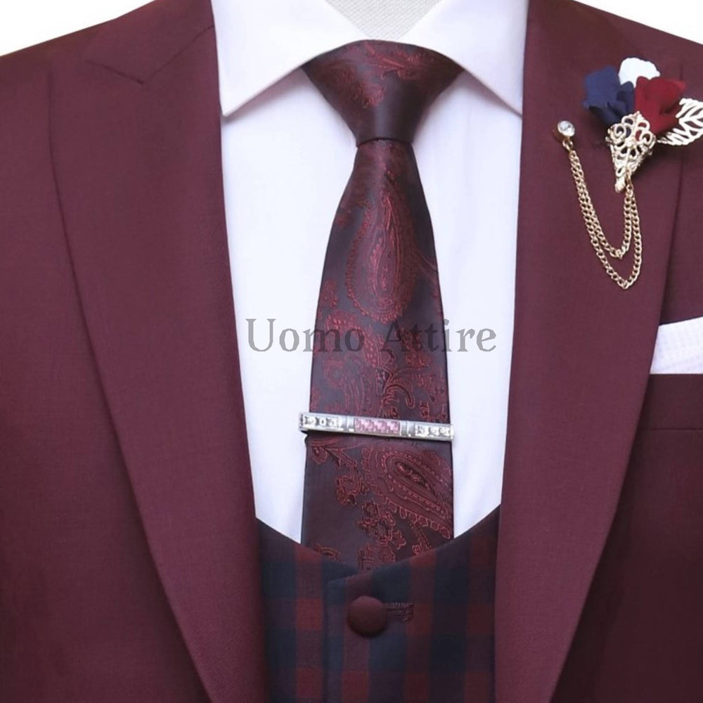 Silver tie pin with contrast colored stones