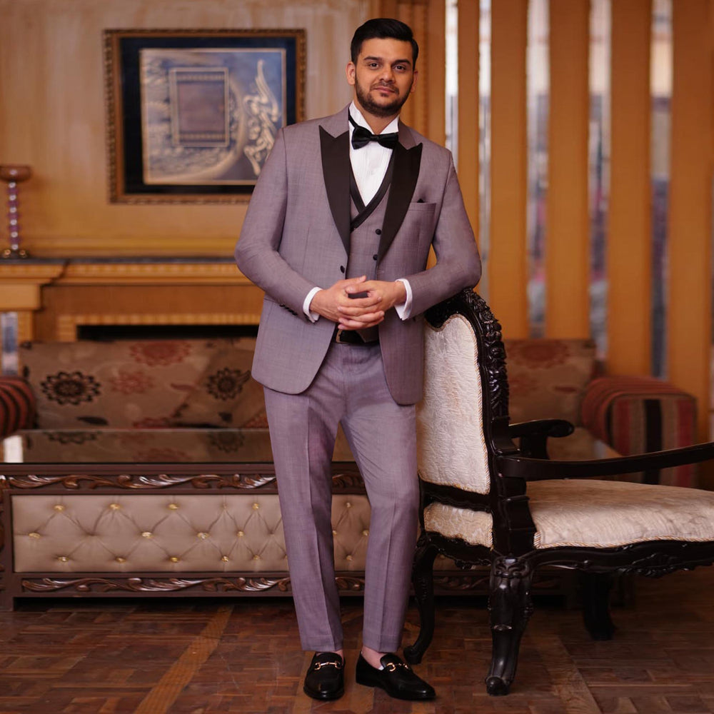 Luxury Italian Tuxedo With Double-Breasted Waistcoat Ensemble For Men's