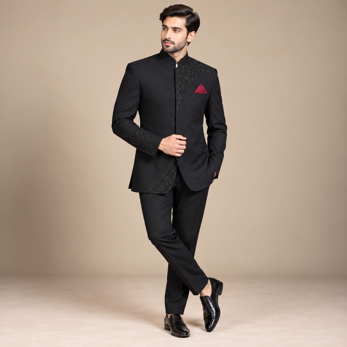 Cappotto principe nero corvino con decorazioni nere 