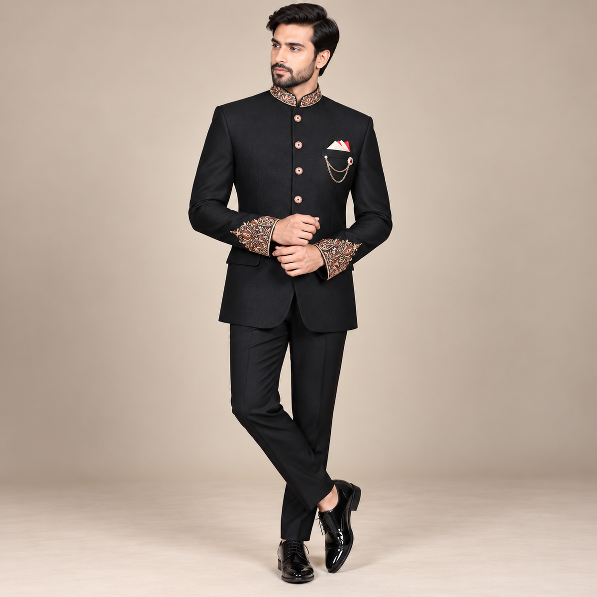 Manteau prince noir orné de luxe avec embellissement 