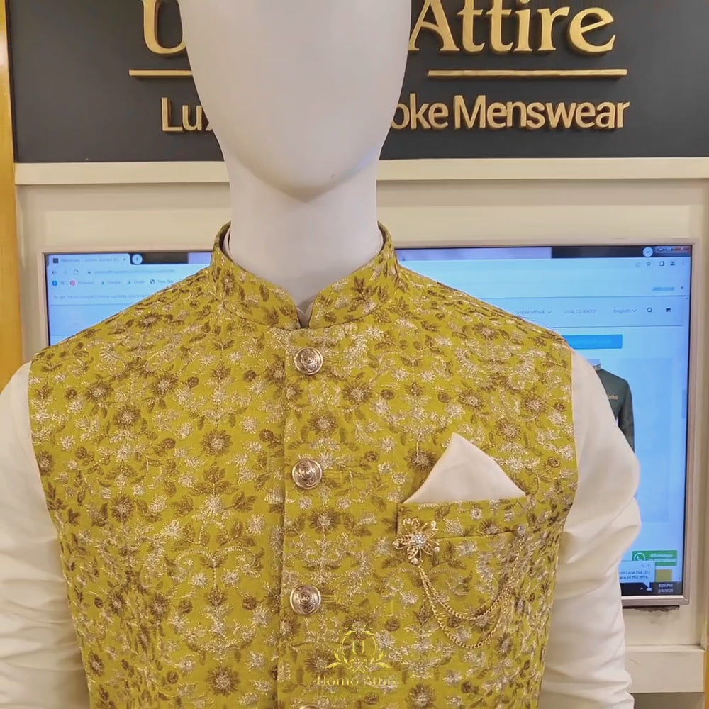 
                  
                    Charger et lire la vidéo dans la visionneuse de la Galerie, Customized groom mehndi waistcoat | Waistcoat With Kurta Pajama
                  
                