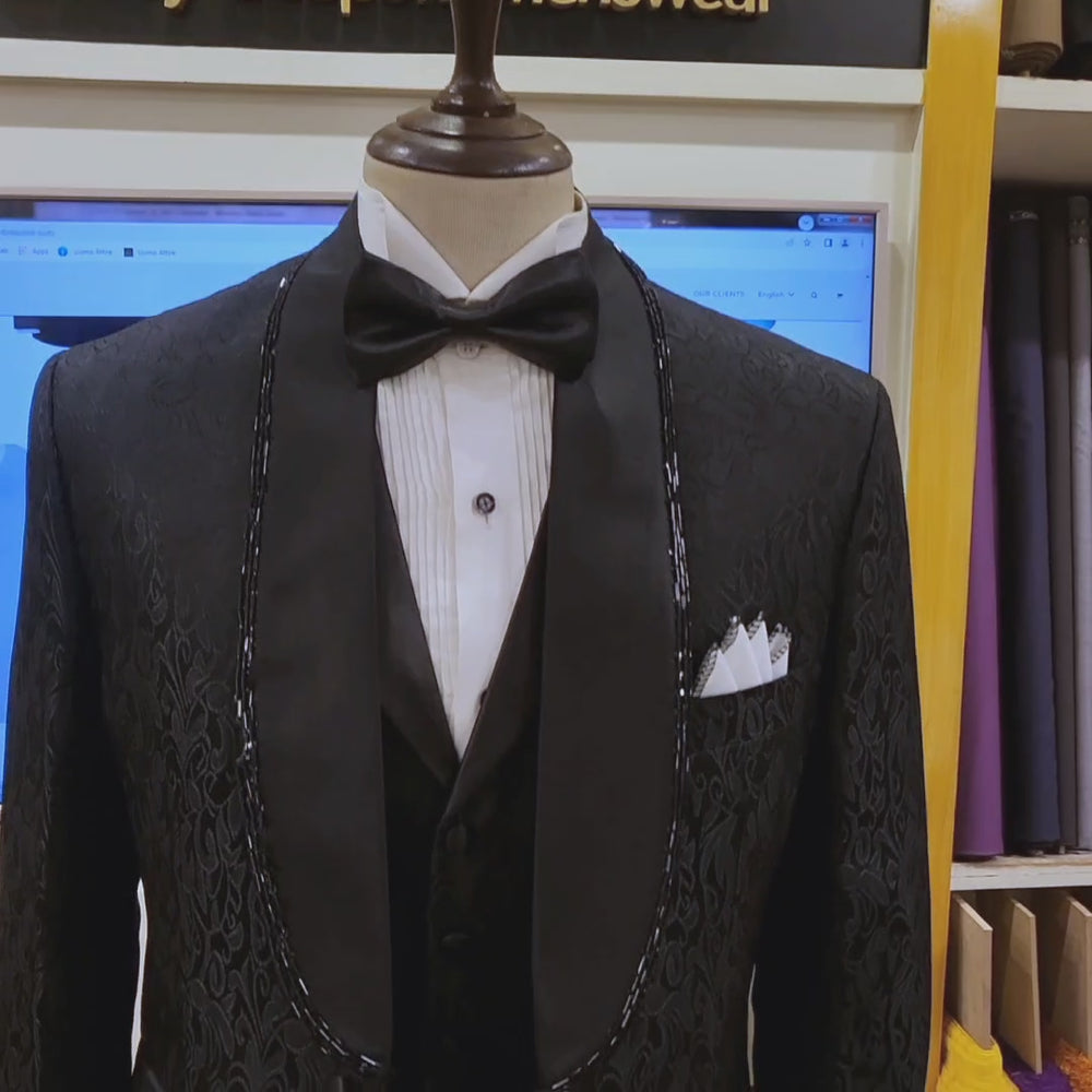 
                  
                    Carica e riproduci video nel visualizzatore Galleria, Black Tuxedo 3-Piece Suit with Single-Breasted Vest, black tuxedo suit, Black Tie Event inside round fashion
                  
                