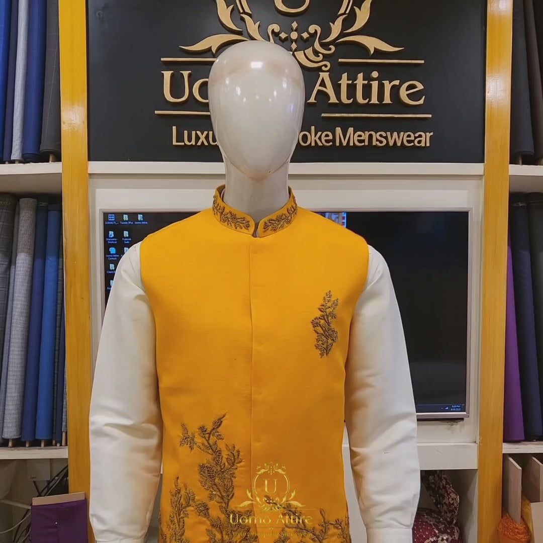 
                  
                    Carica e riproduci video nel visualizzatore Galleria, Customized mehndi waistcoat for perfect look | Mehndi Waistcoat
                  
                