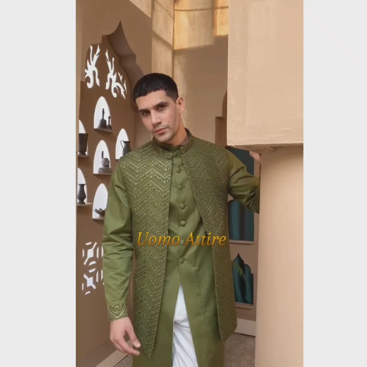 
                  
                    Charger et lire la vidéo dans la visionneuse de la Galerie, Luxurious Open Front Forest Green Fully Embroidered Short Sherwani for Groom
                  
                