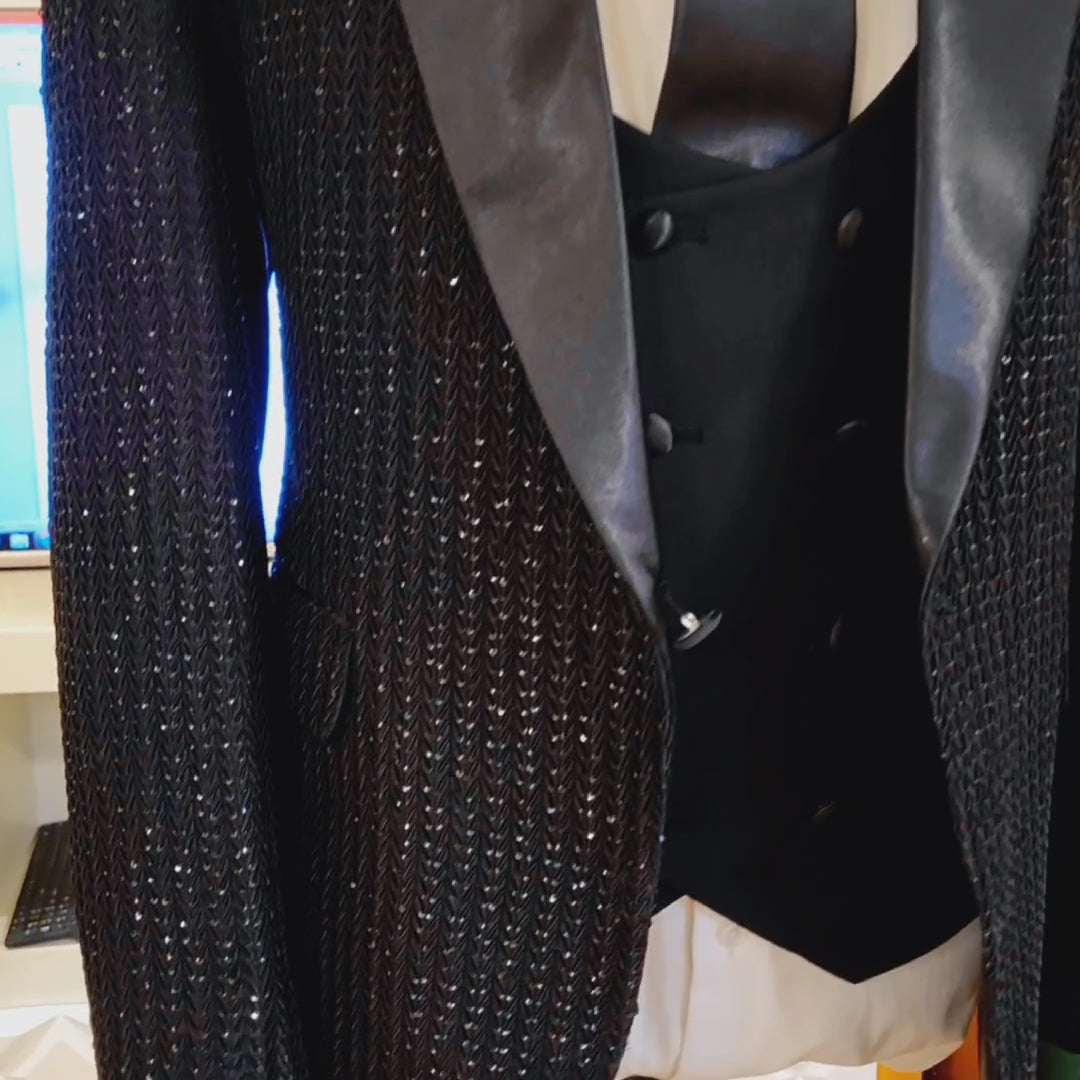 
                  
                    Carica e riproduci video nel visualizzatore Galleria, Black Wedding Tuxedo Suit for Groom | Groom Tuxedo Suit
                  
                