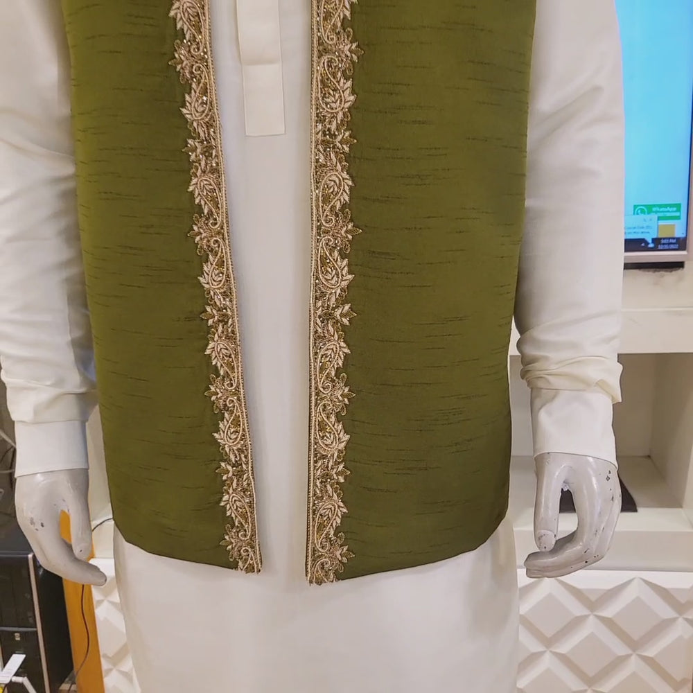 
                  
                    Carica e riproduci video nel visualizzatore Galleria, Latest design waistcoat for mehndi | Waistcoat for Mehndi with Shalwar Kameez
                  
                