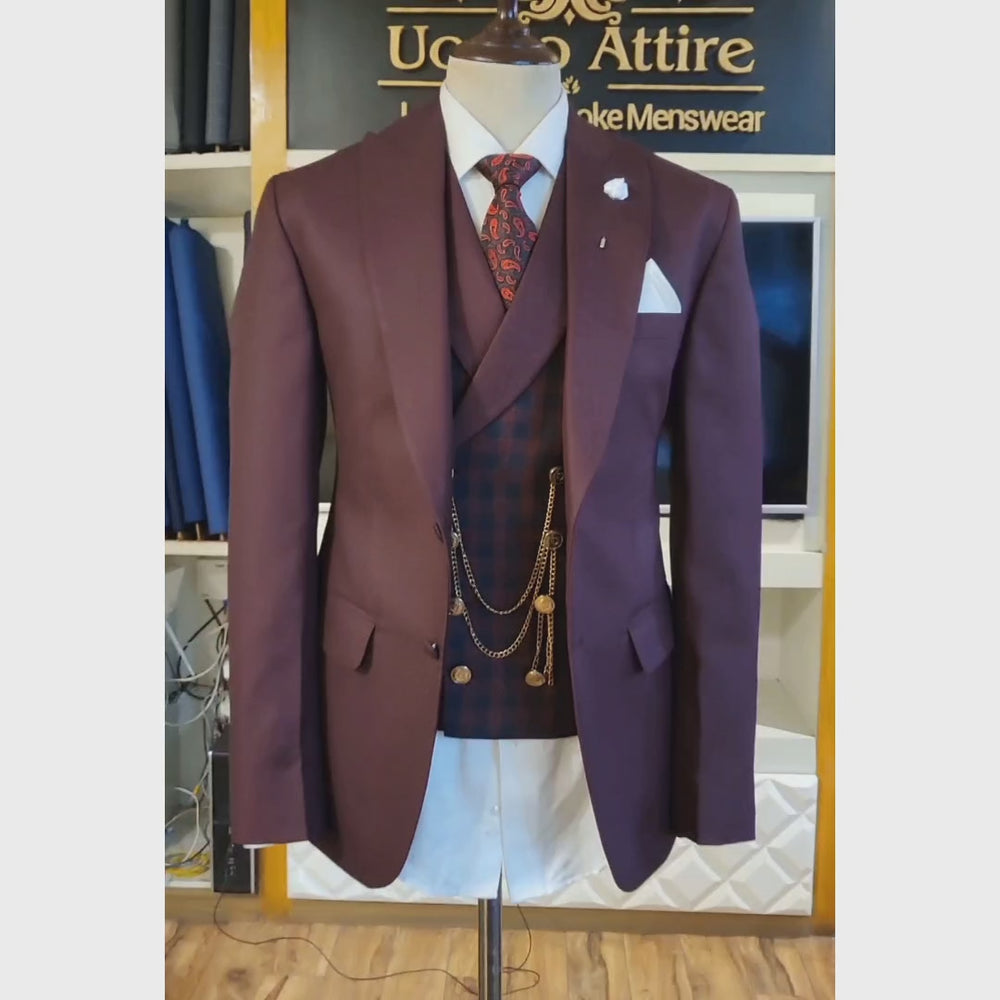 
                  
                    Charger et lire la vidéo dans la visionneuse de la Galerie, Burgundy Wedding Suit for Groom with Check Vest
                  
                