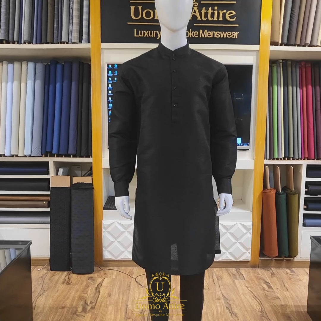 
                  
                    Carica e riproduci video nel visualizzatore Galleria, Black kurta pajama design for men in Raw Silk Fabric | Black Kurta Pajama
                  
                
