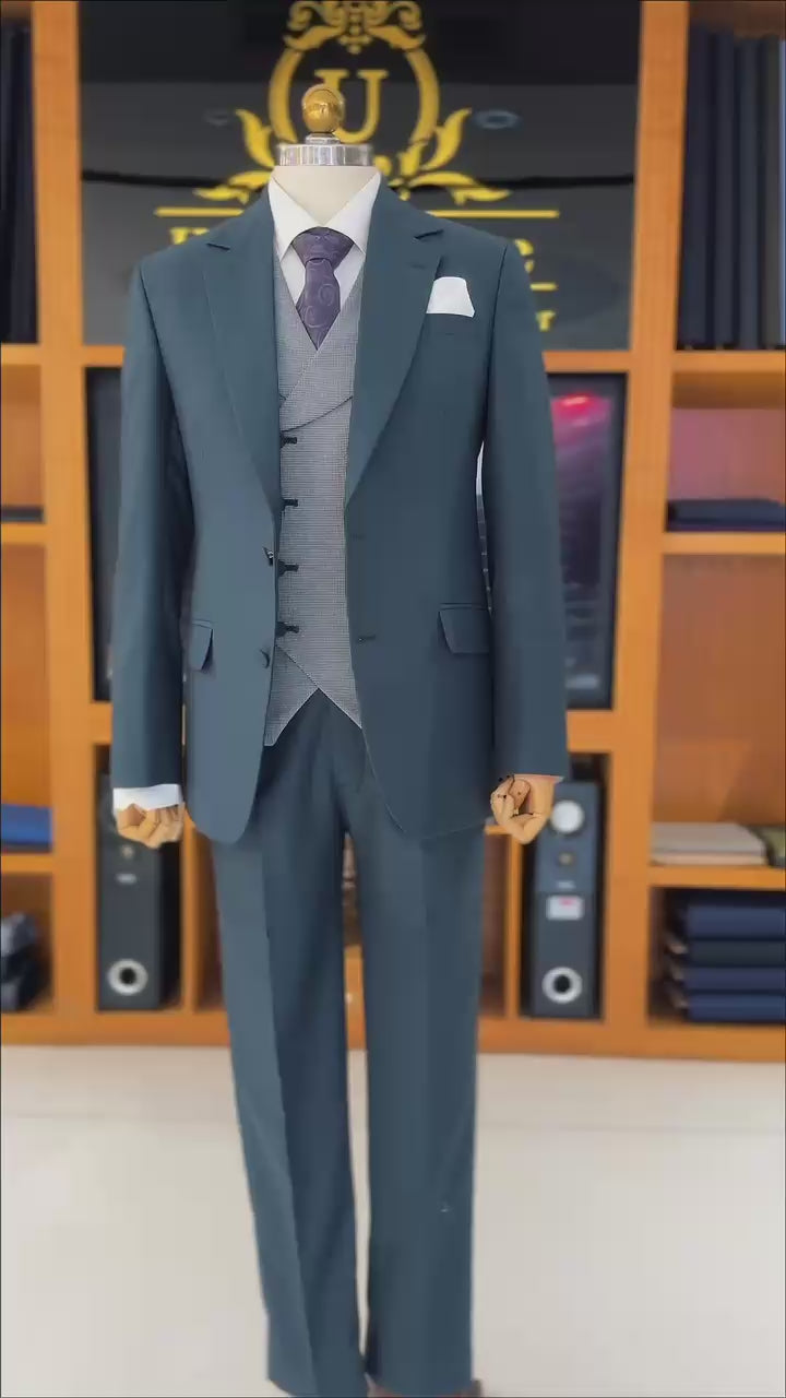 
                  
                    Charger et lire la vidéo dans la visionneuse de la Galerie, Zinc Blue 3 Piece Suit for Men in Guabello Wool Cashmere
                  
                