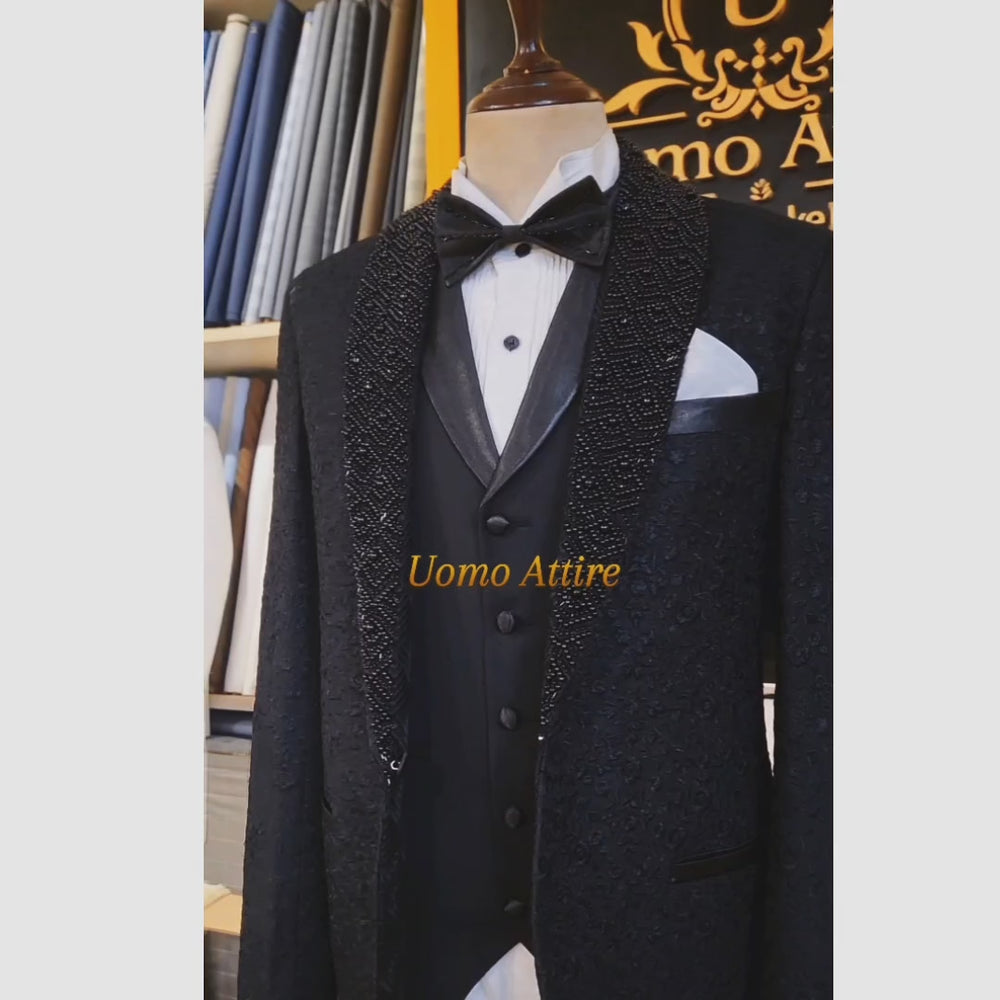 
                  
                    Carica e riproduci video nel visualizzatore Galleria, Luxury Fully Embroidered Tuxedo with Embellished Shawl Lapel
                  
                