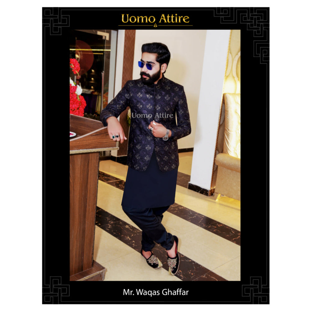 Il nostro prezioso cliente, il signor Waqas Ghaffar, sembra elegante 