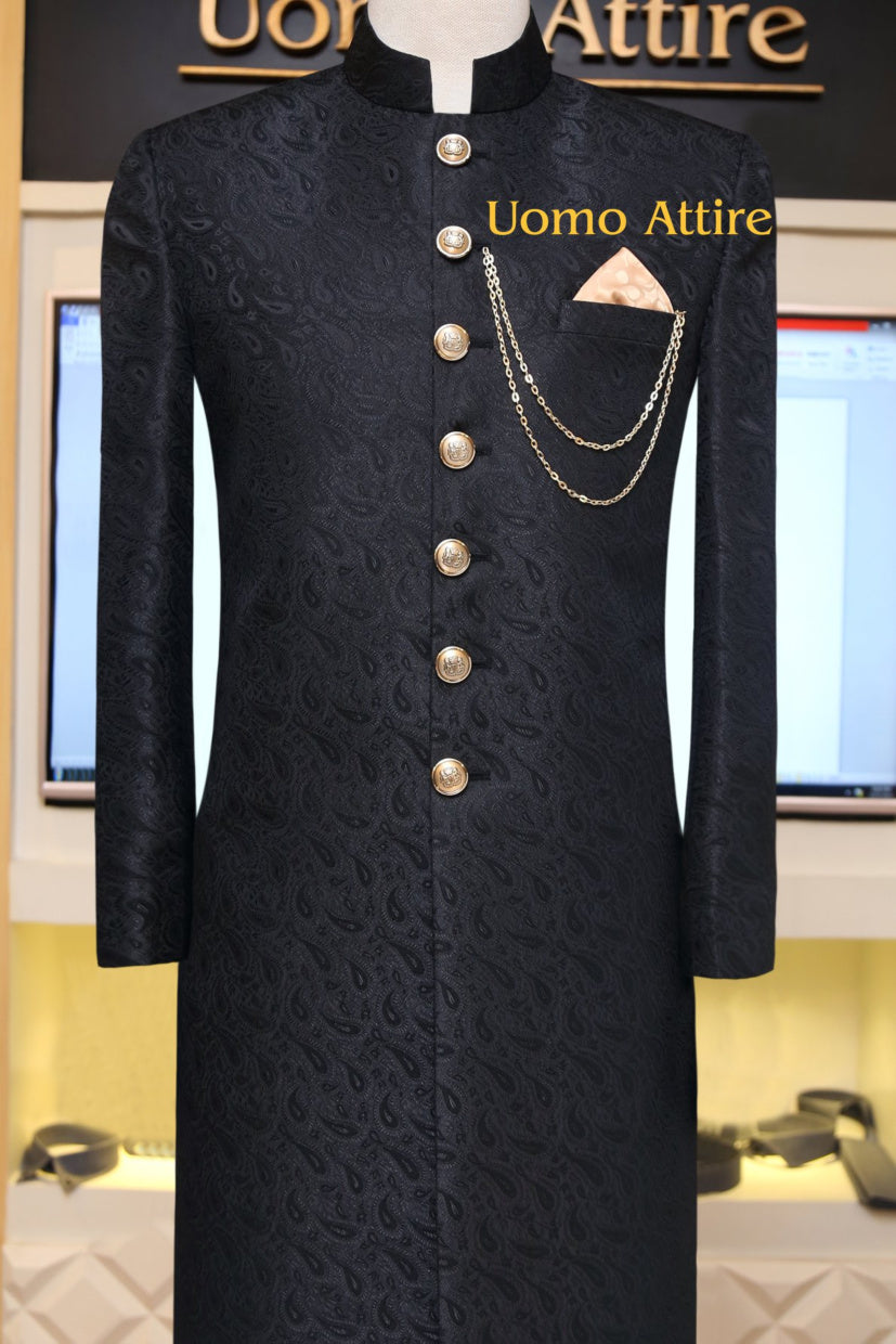 Ensemble complet sherwani noir fabriqué avec du tissu jamawar auto-imprimé 