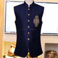 Gilet mehndi orné de jamawar bleu marine 