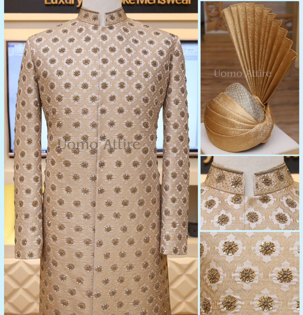 Ensemble complet de sherwani doré entièrement embelli 