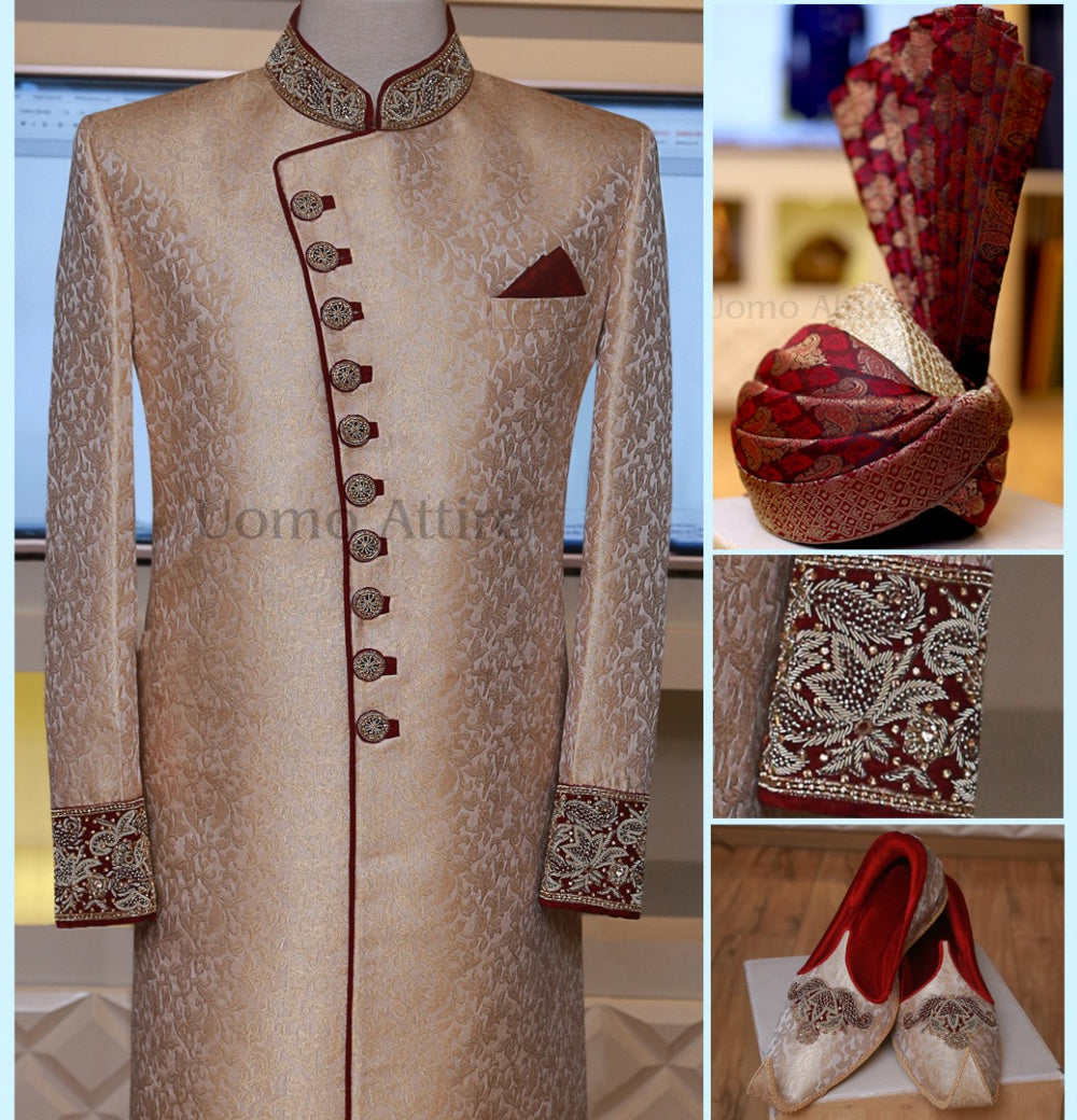 Ensemble Angrakha Sherwani orné d'embellissements mehroon contrastés 
