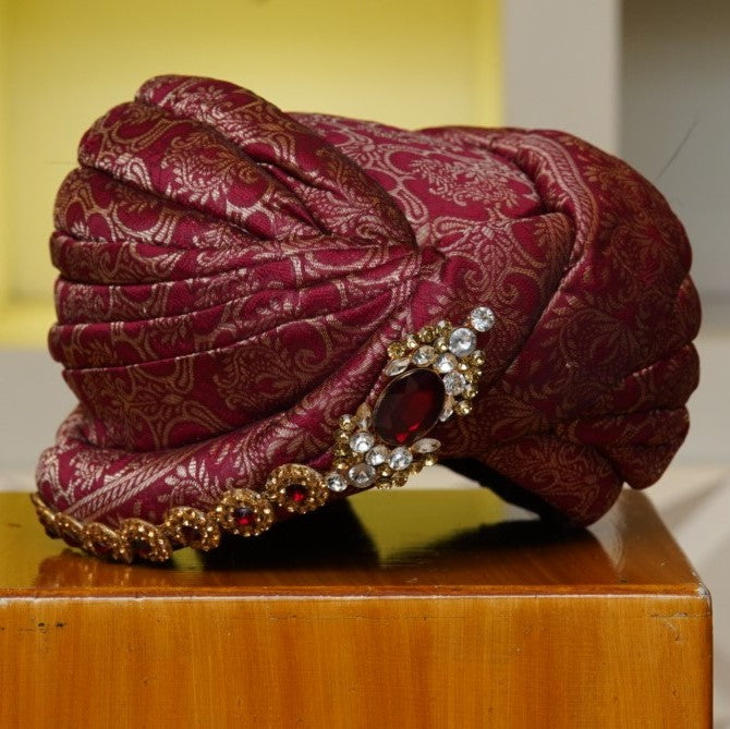 Self Texured Design Rajasthani Pagdri With Red Diamond