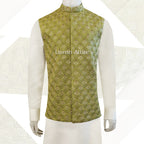 Gilet verde completamente decorato 