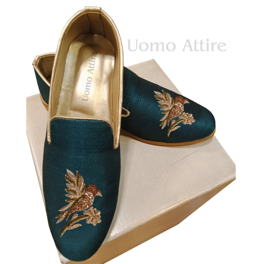 Scarpe impreziosite in tessuto 