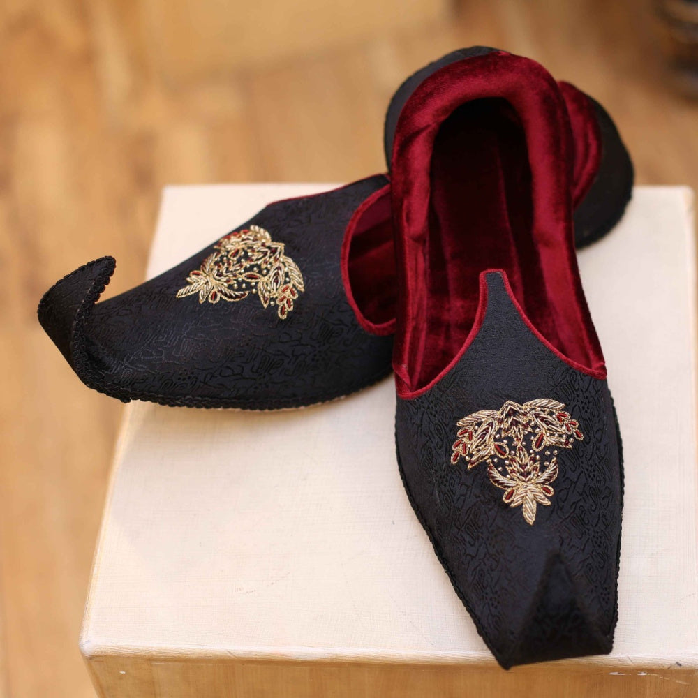 Black Shoes For Sherwani With Embroidered Design